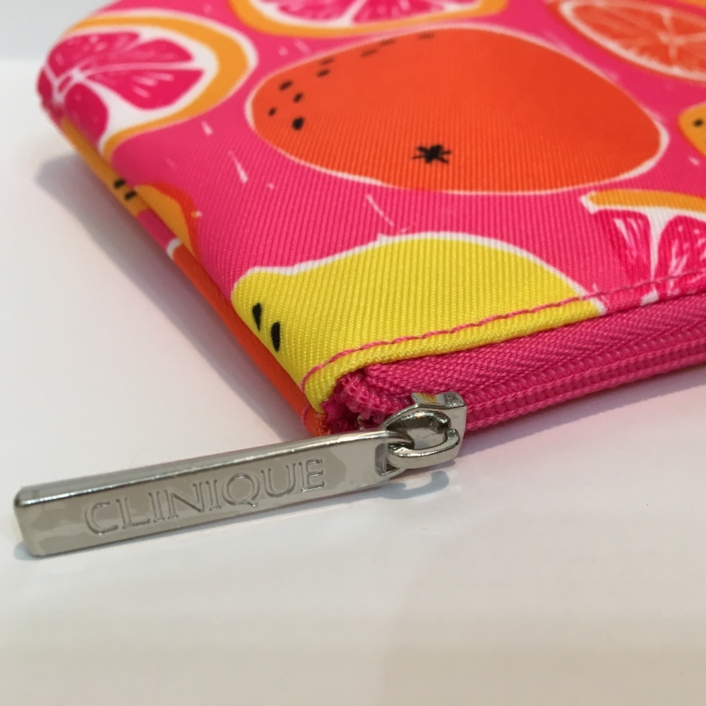NEW Clinique Travel Makeup Bag - Picture 2 of 3